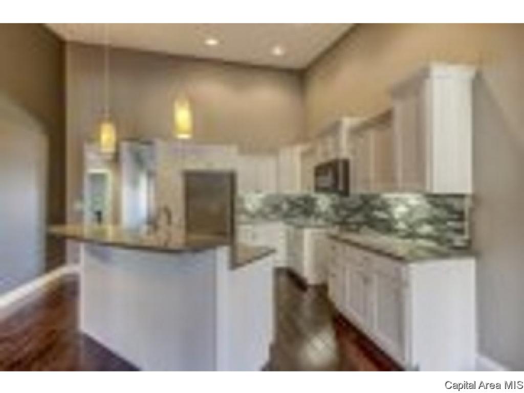 4805 Chestnut Drive Springfield, IL 62711 - Photo 5 of 18 Gallery Image 5