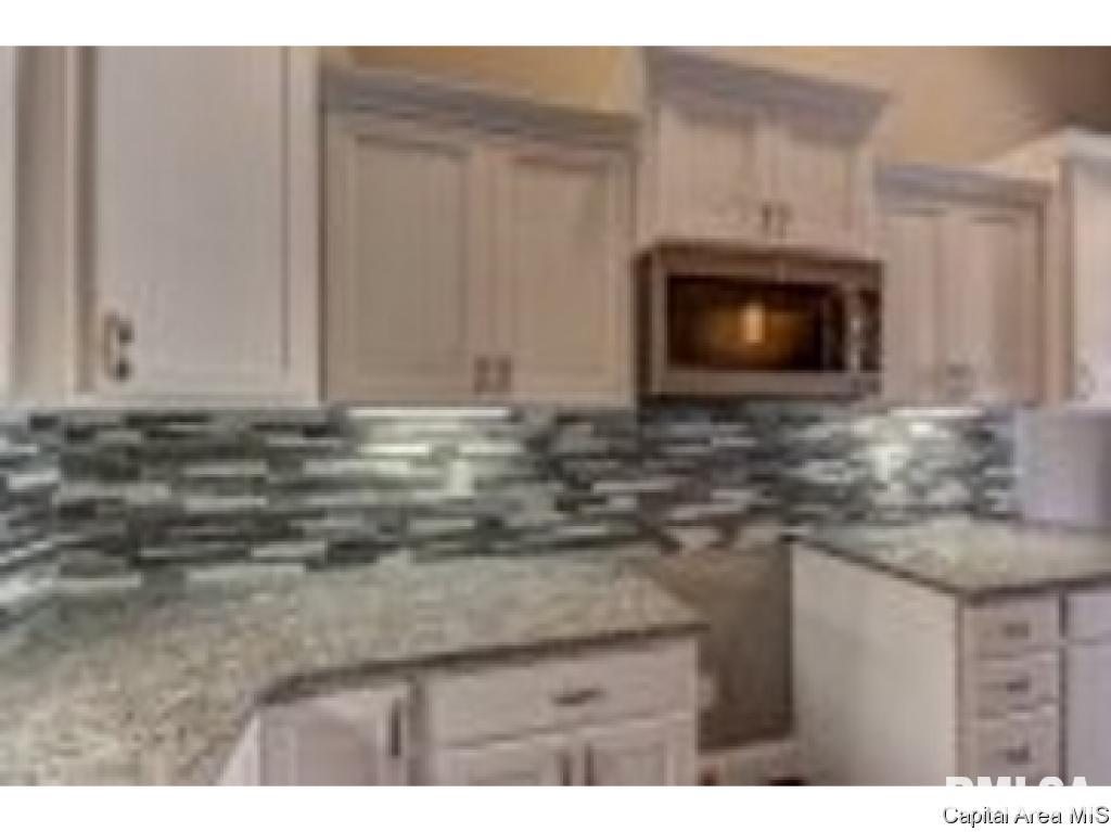4805 Chestnut Drive Springfield, IL 62711 - Photo 6 of 18 Gallery Image 6