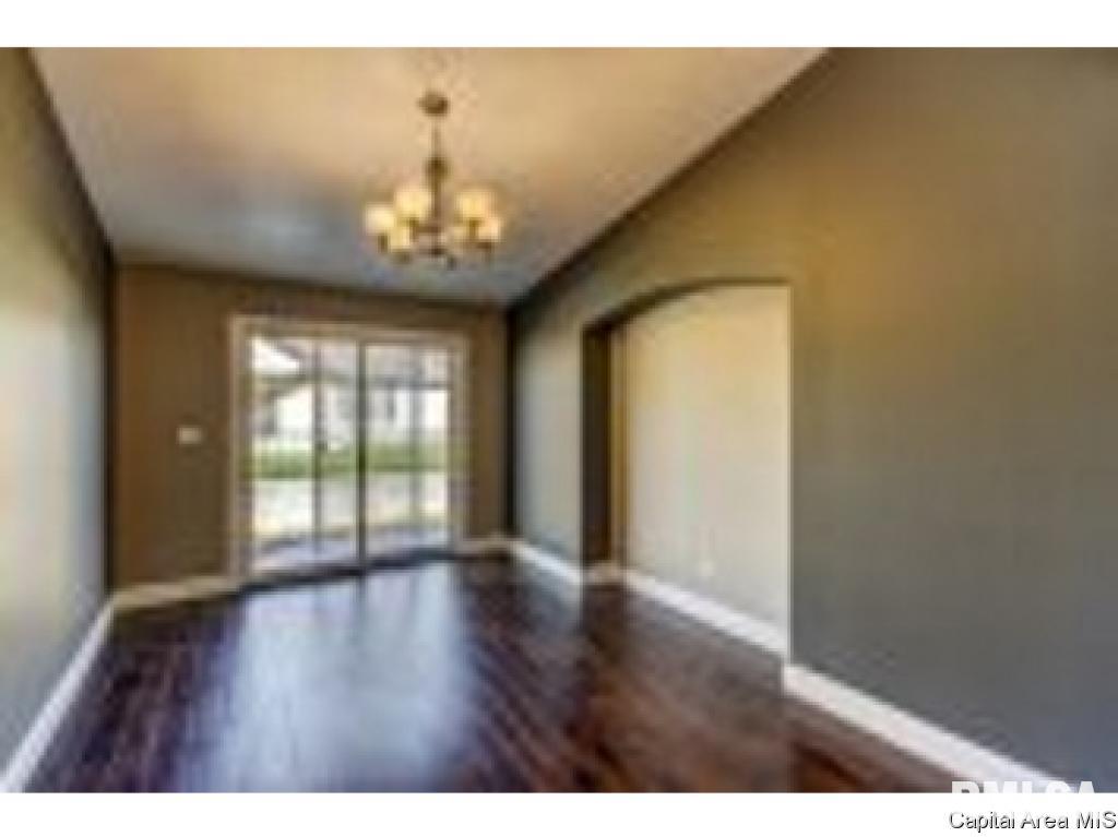 4805 Chestnut Drive Springfield, IL 62711 - Photo 9 of 18 Gallery Image 9