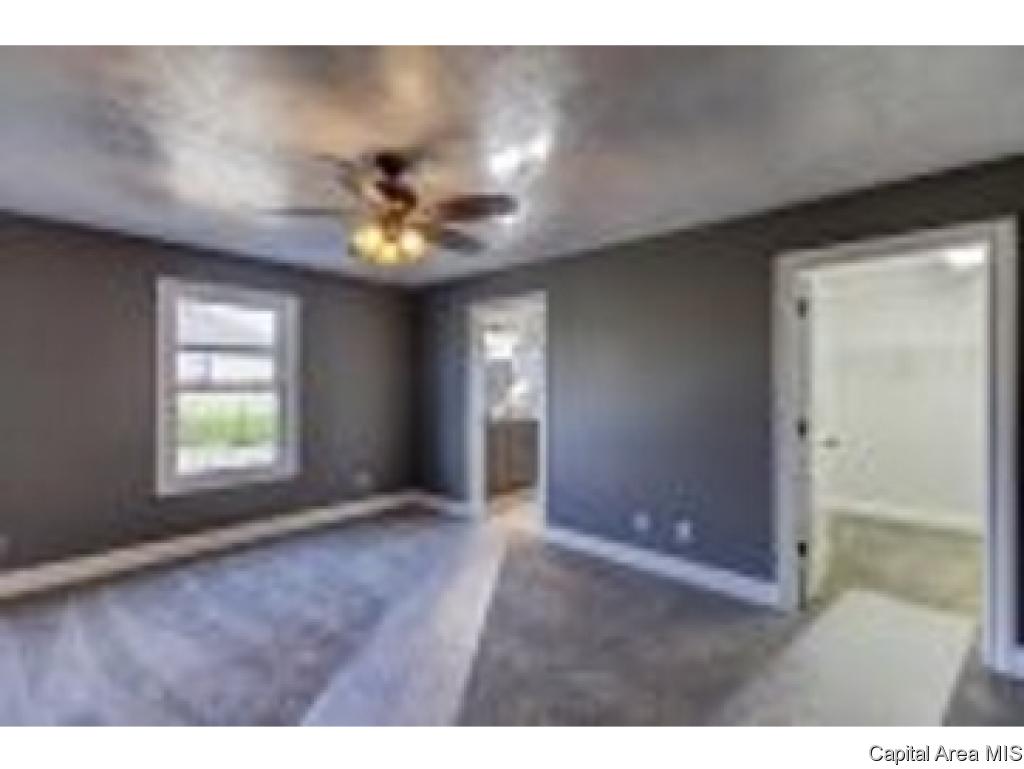 4805 Chestnut Drive Springfield, IL 62711 - Photo 10 of 18 Gallery Image 10
