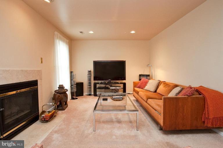 12012 Saw Mill Court Silver Spring, MD 20902 - Photo 25 of 30 Den
