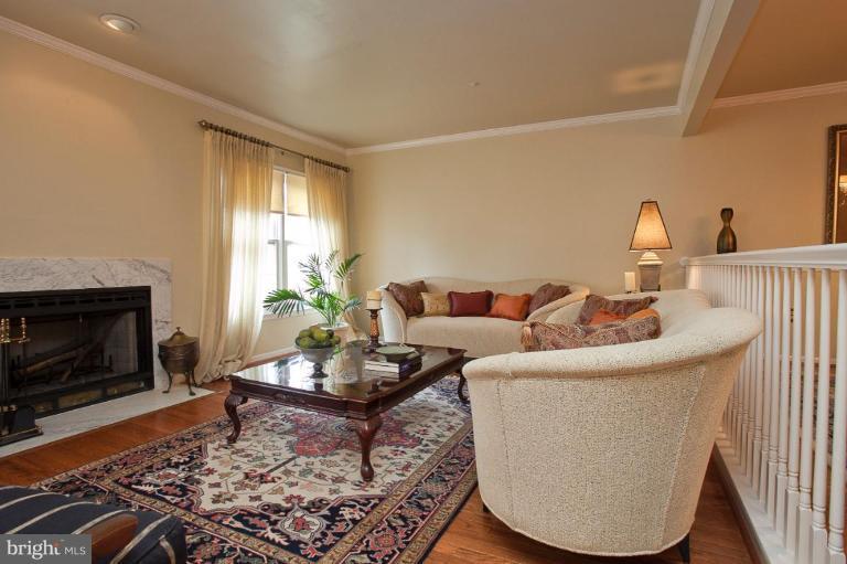 12012 Saw Mill Court Silver Spring, MD 20902 - Photo 4 of 30 Living Room