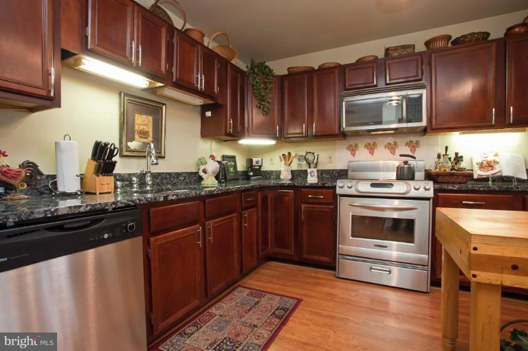 12012 Saw Mill Court Silver Spring, MD 20902 - Photo 10 of 30 Kitchen