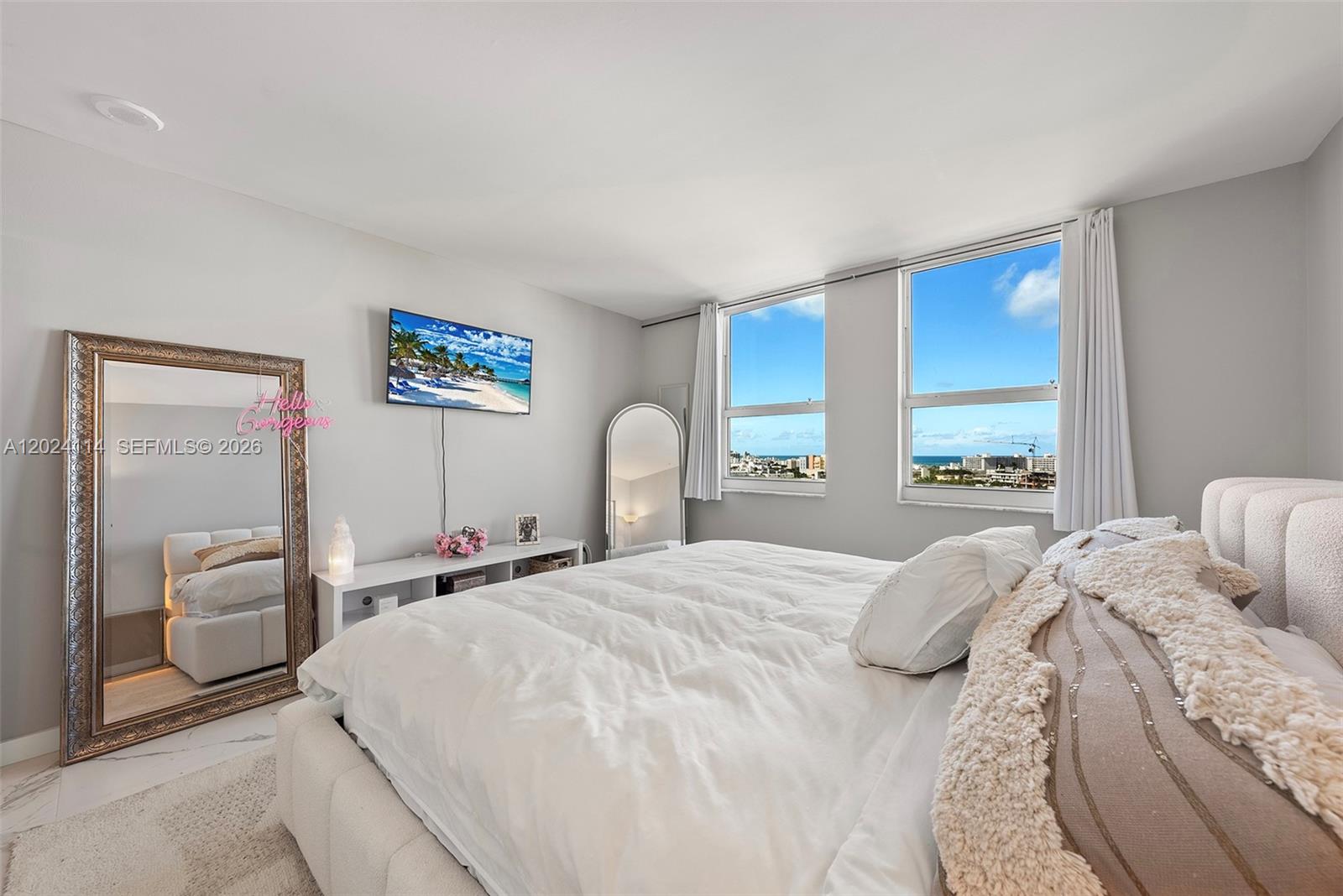 90 Alton Road, Unit 1405 Miami Beach, FL 33139 - Photo 20 of 39 Gallery Image 20