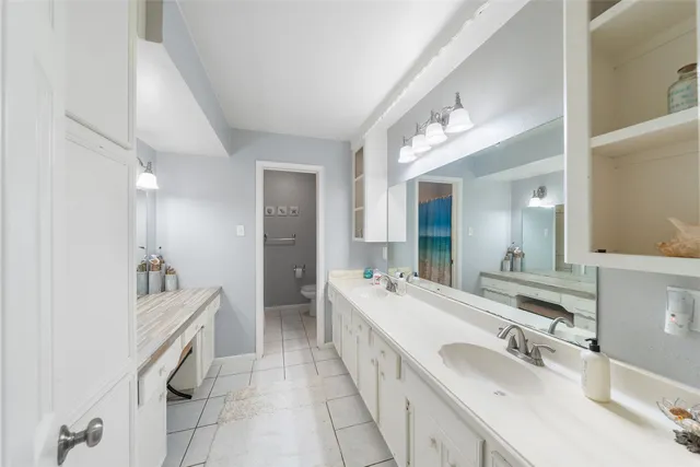 a view of a bench in a park