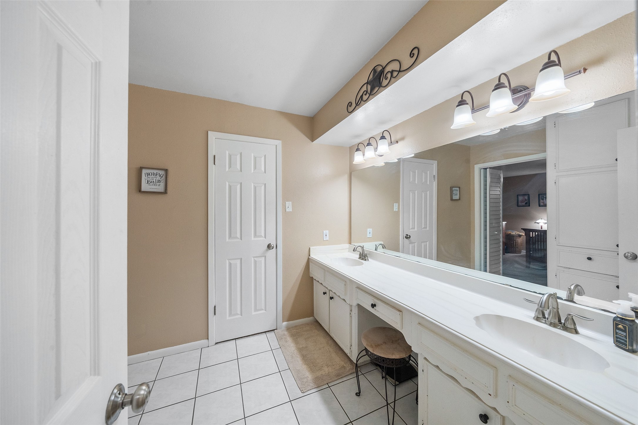21348 Farm To Market 359 Hempstead, TX 77445 - Photo 26 of 48 a spacious bathroom with a double vanity sink and a mirror
