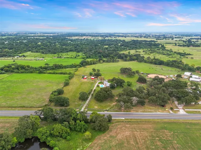 $950,000 | 21348 Farm To Market 359, Hempstead, TX 77445