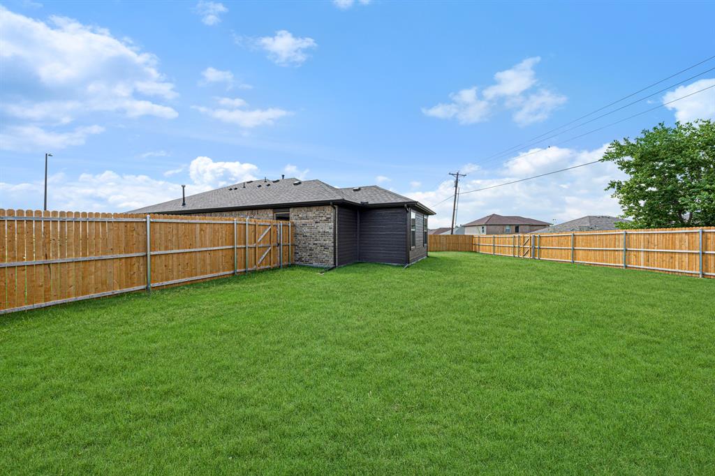 6604 Pattison Lane Greenville, TX 75402 - Photo 12 of 33