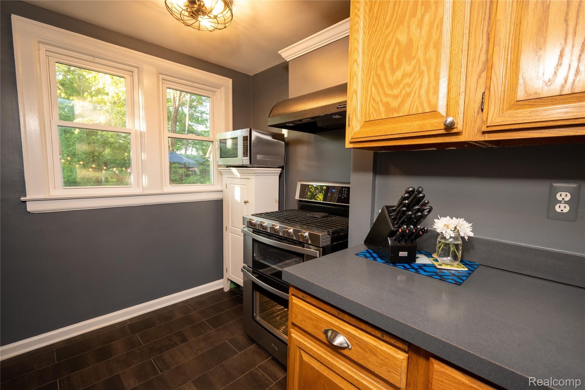 7 Wellesley Drive Pleasant Ridge, MI 48069 - Photo 7 of 40 7WellesleyKitchen1.jpg