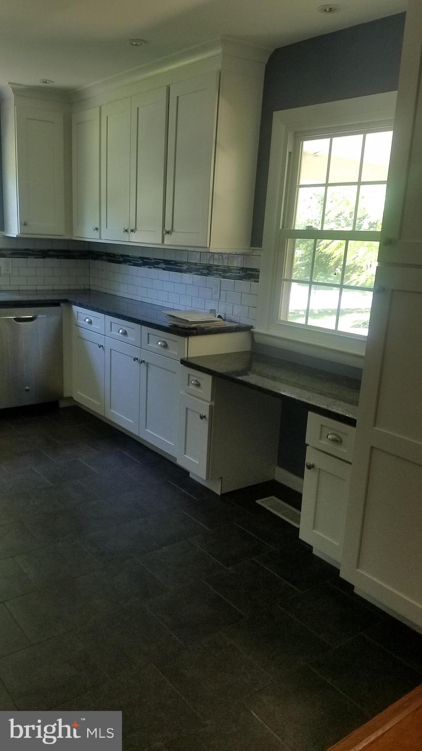 8618 Bradgate Road Alexandria, VA 22308 - Photo 11 of 22 Renovated kitchen w/desk area