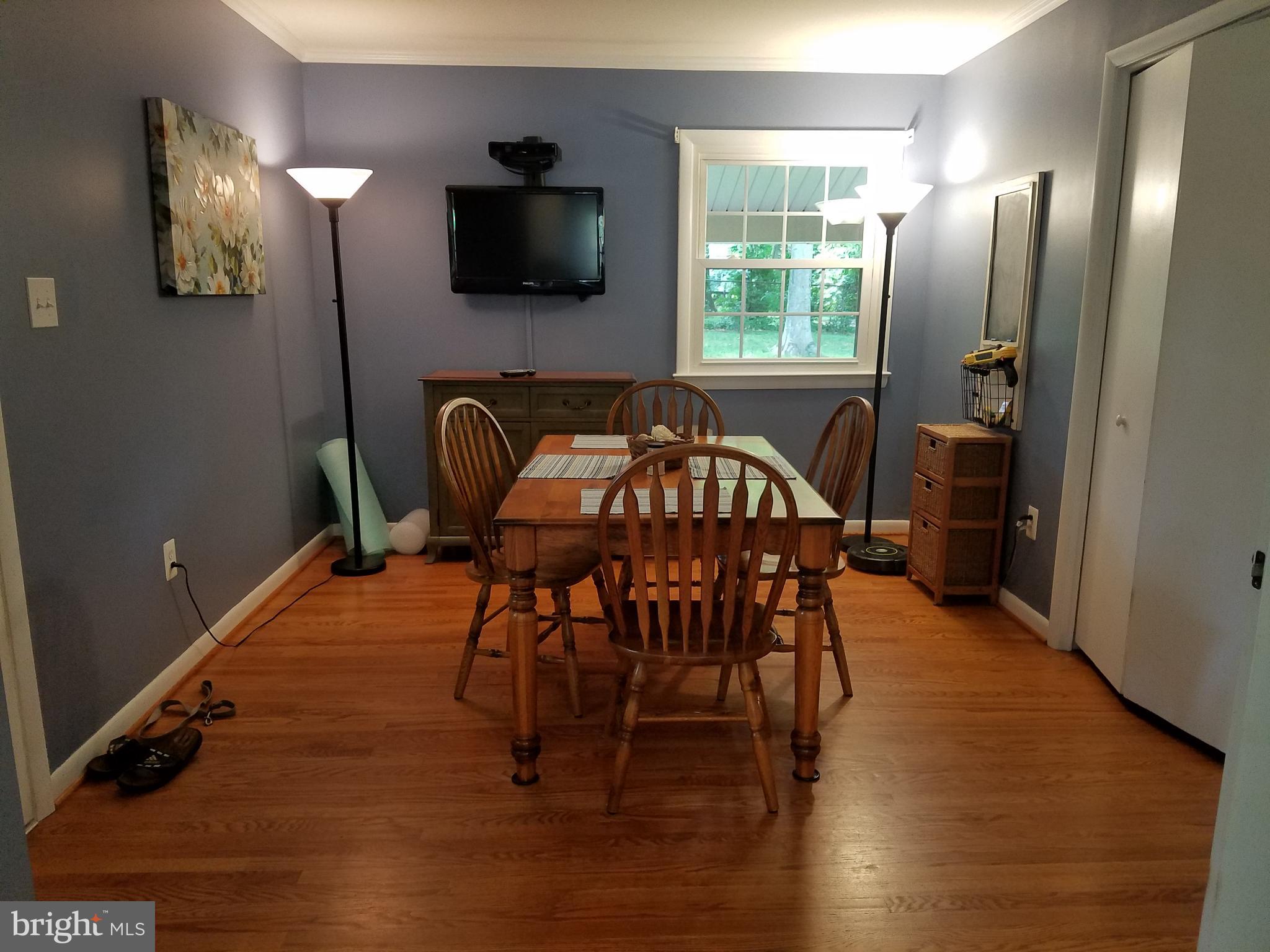 Family room/casual dining area