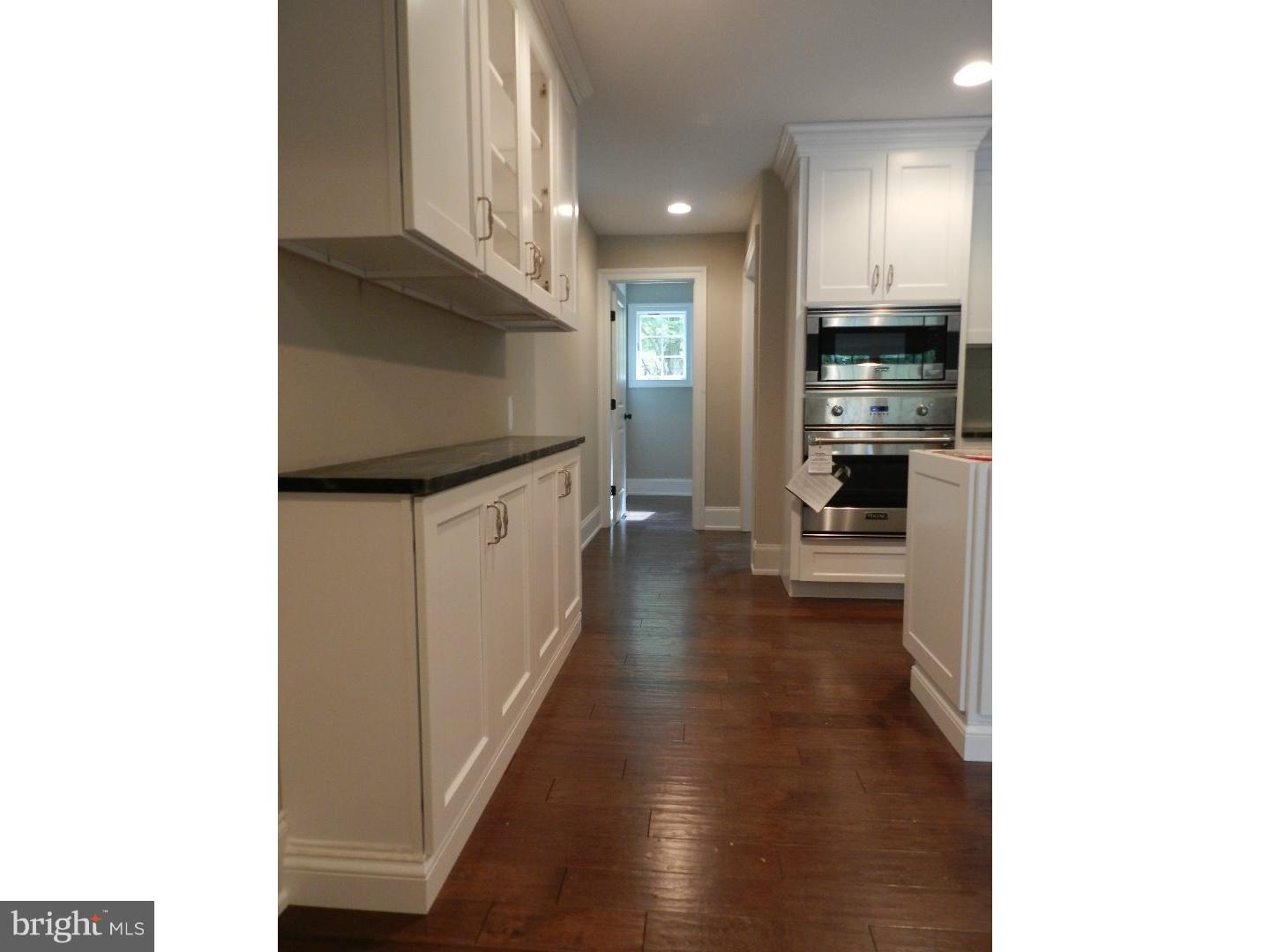 1041 Tenby Road Berwyn, PA 19312 - Photo 6 of 25 Kitchen