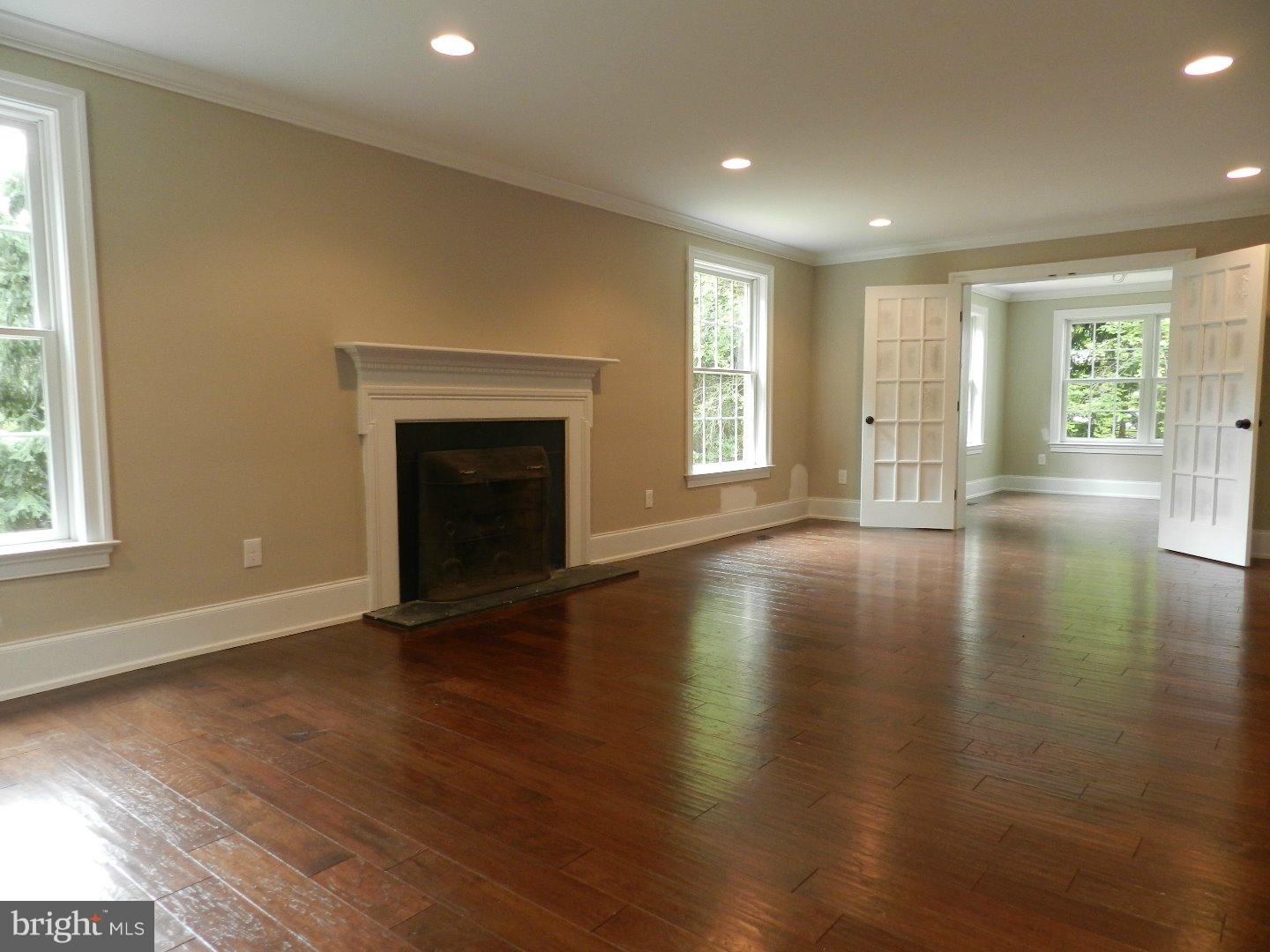 1041 Tenby Road Berwyn, PA 19312 - Photo 9 of 25 Living Room
