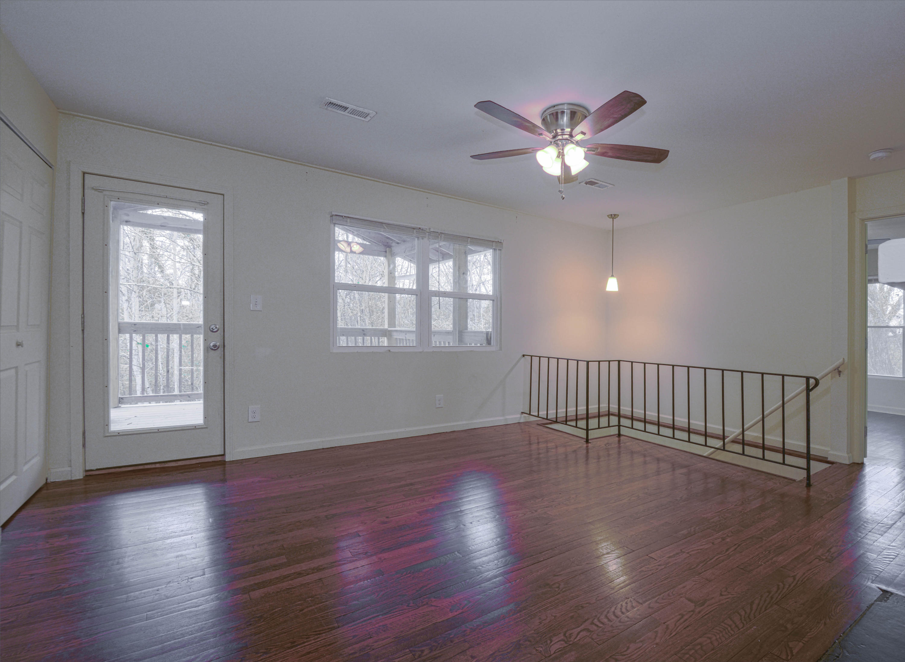 102 Union Road Oak Ridge, TN 37830 - Photo 2 of 16 Living room.