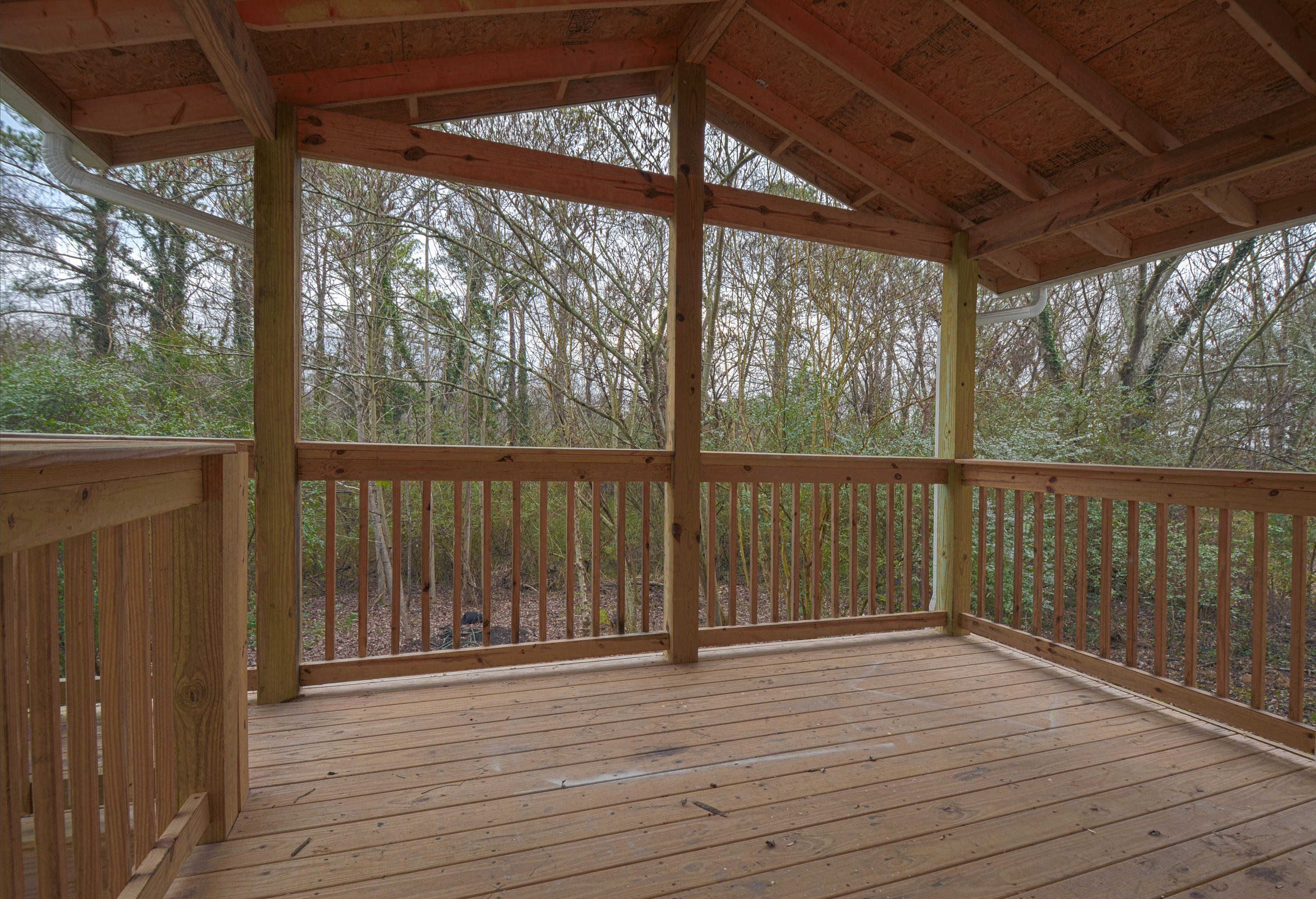 102 Union Road Oak Ridge, TN 37830 - Photo 16 of 16 Deck adjacent to living room.