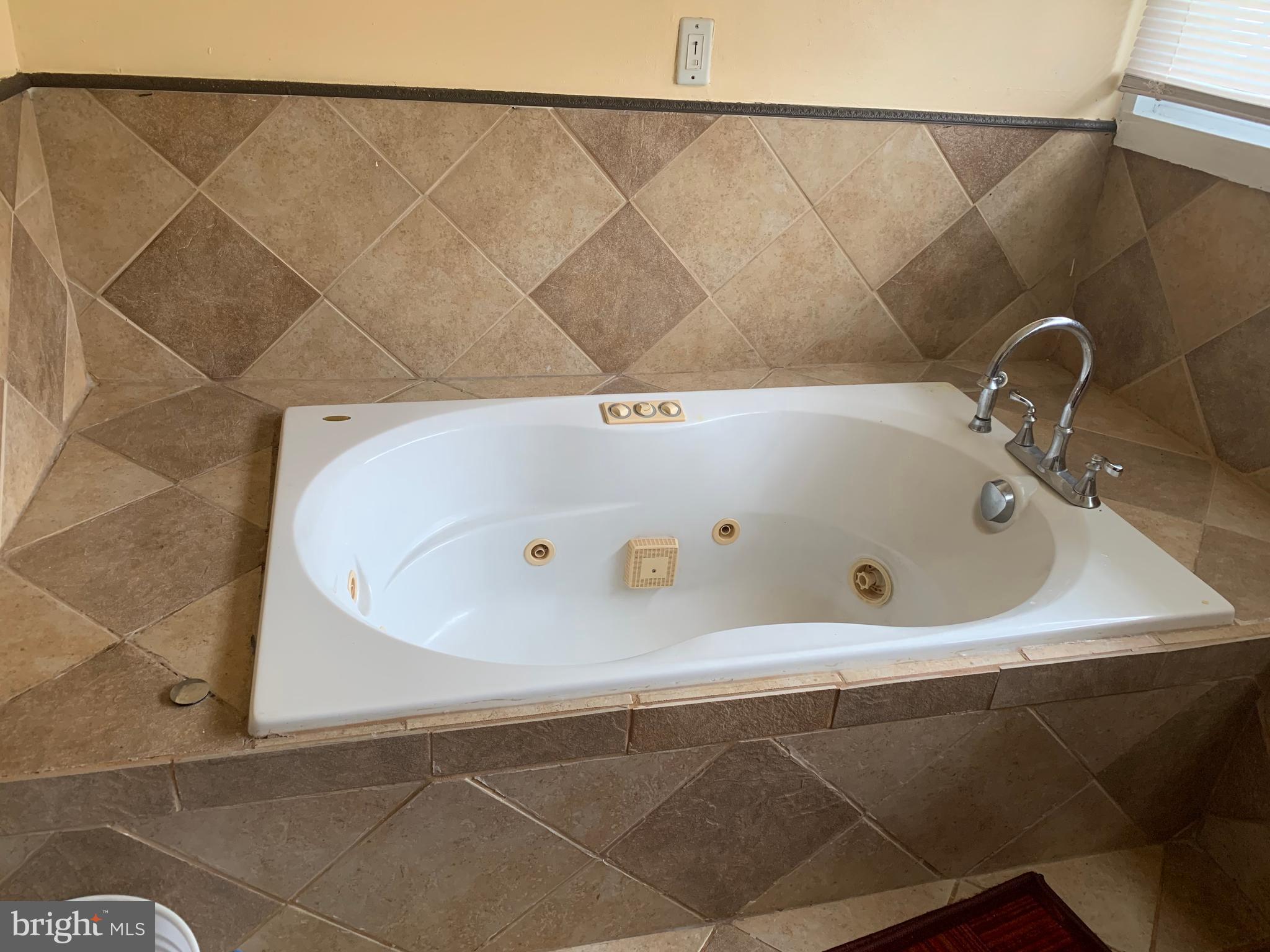 334 Suter Road Baltimore, MD 21228 - Photo 10 of 17