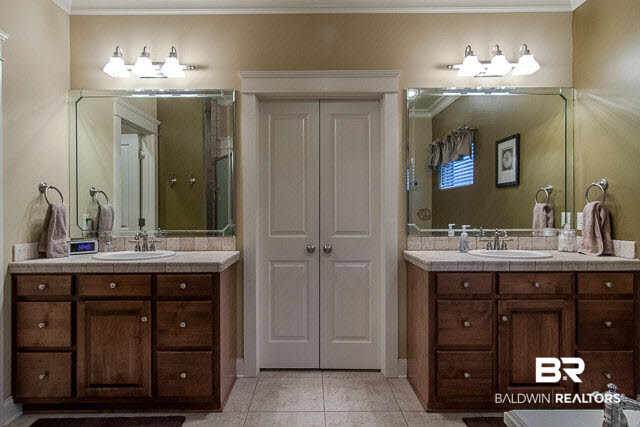 24345 Saxson Court Daphne, AL 36526 - Photo 20 of 39 Master Bath