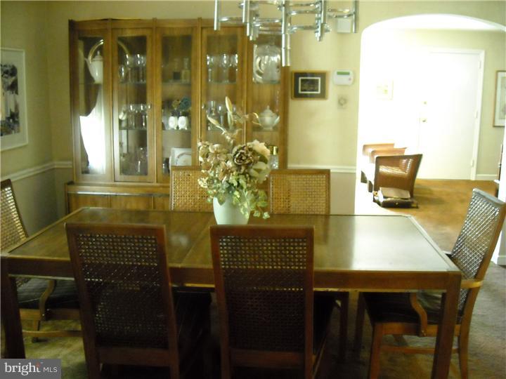 29 Dewey Road Cheltenham, PA 19012 - Photo 4 of 19 Dining Room