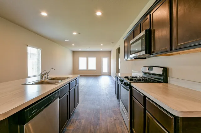 $1,895 | 16744 Lonely Pines Drive, Conroe, TX 77302