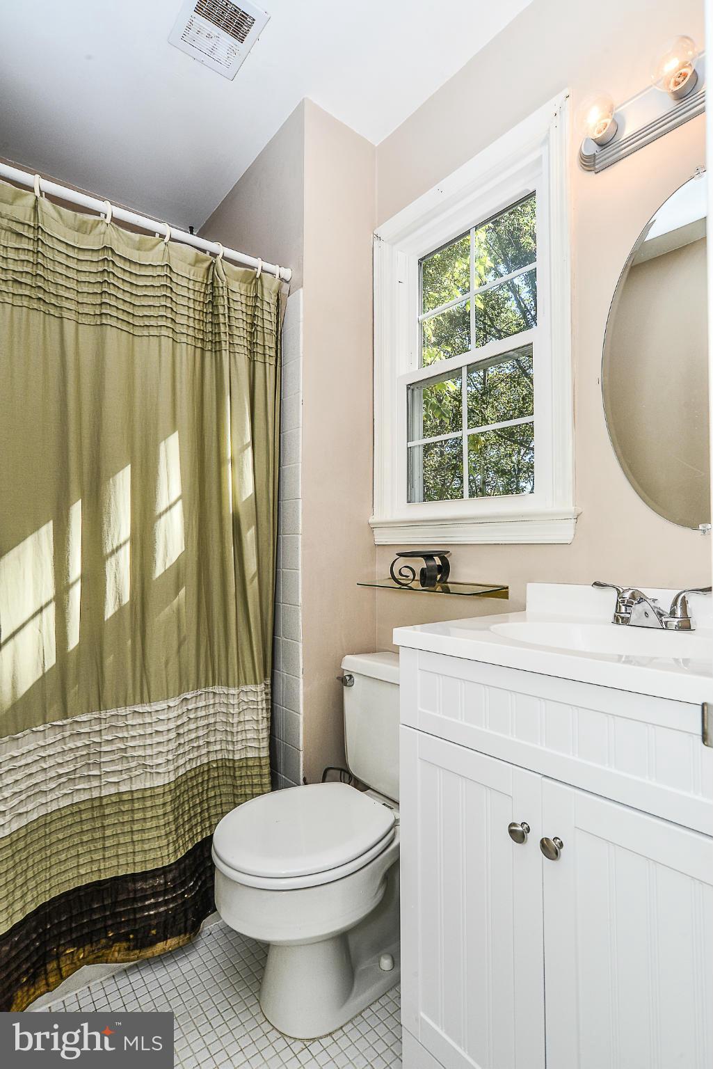 7925 St George Court Springfield, VA 22153 - Photo 14 of 24 Bath (Master)