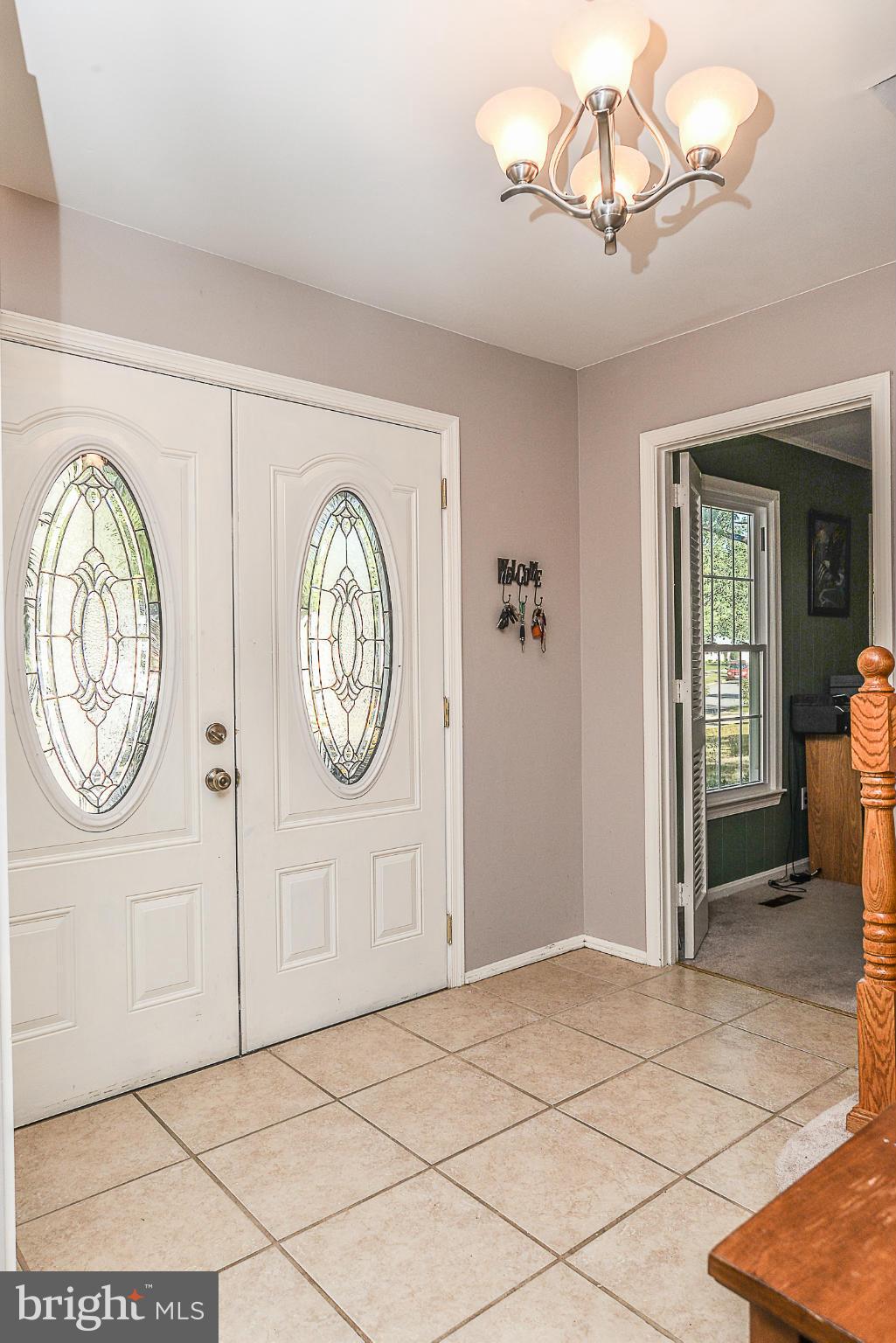 7925 St George Court Springfield, VA 22153 - Photo 3 of 24 Interior (General)