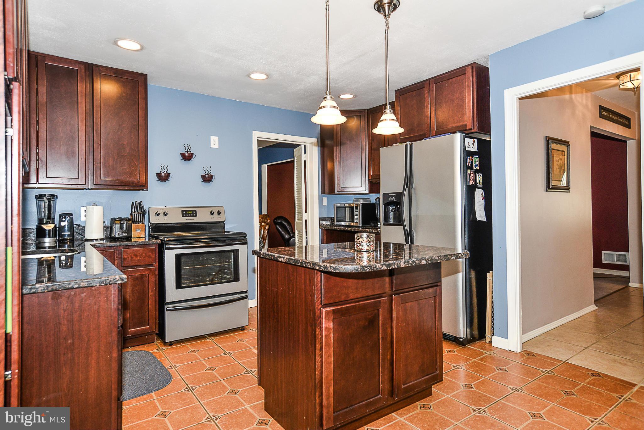 7925 St George Court Springfield, VA 22153 - Photo 7 of 24 Kitchen
