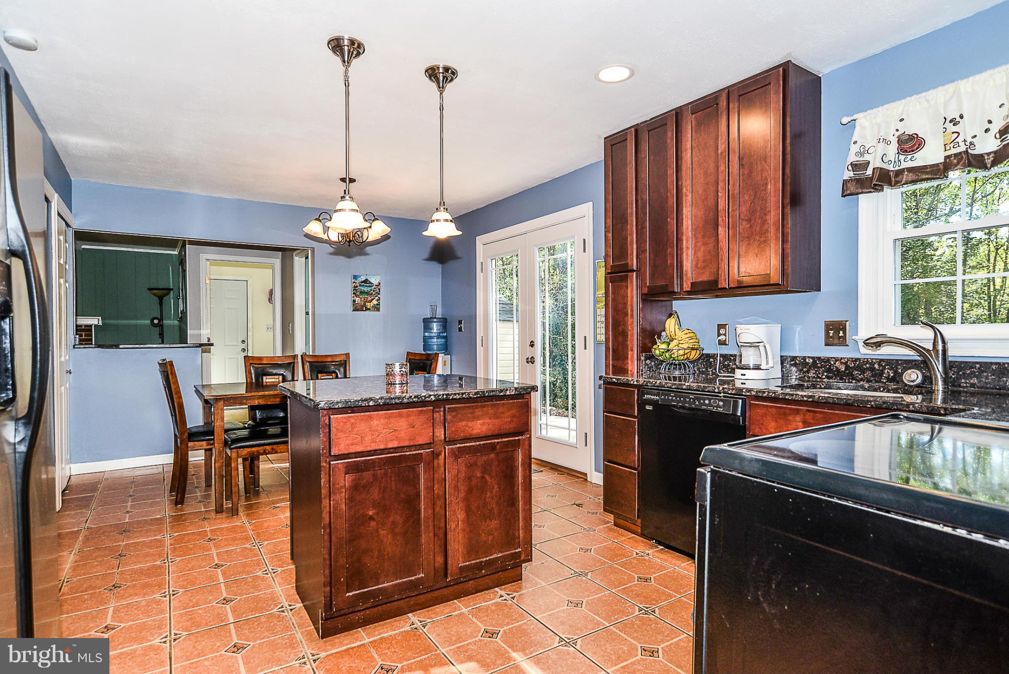 7925 St George Court Springfield, VA 22153 - Photo 8 of 24 Kitchen