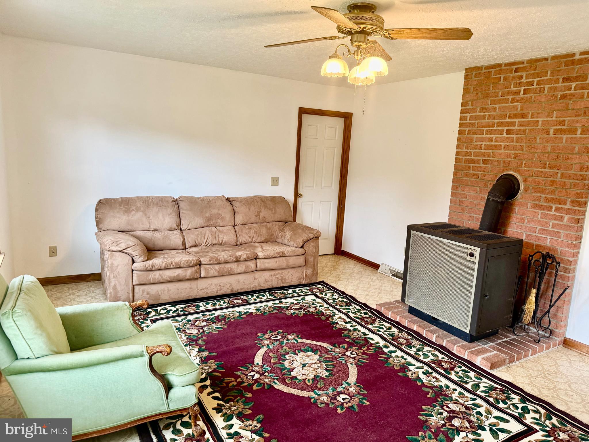 1503 Senseny Road Berryville, VA 22611 - Photo 13 of 42 Family room,