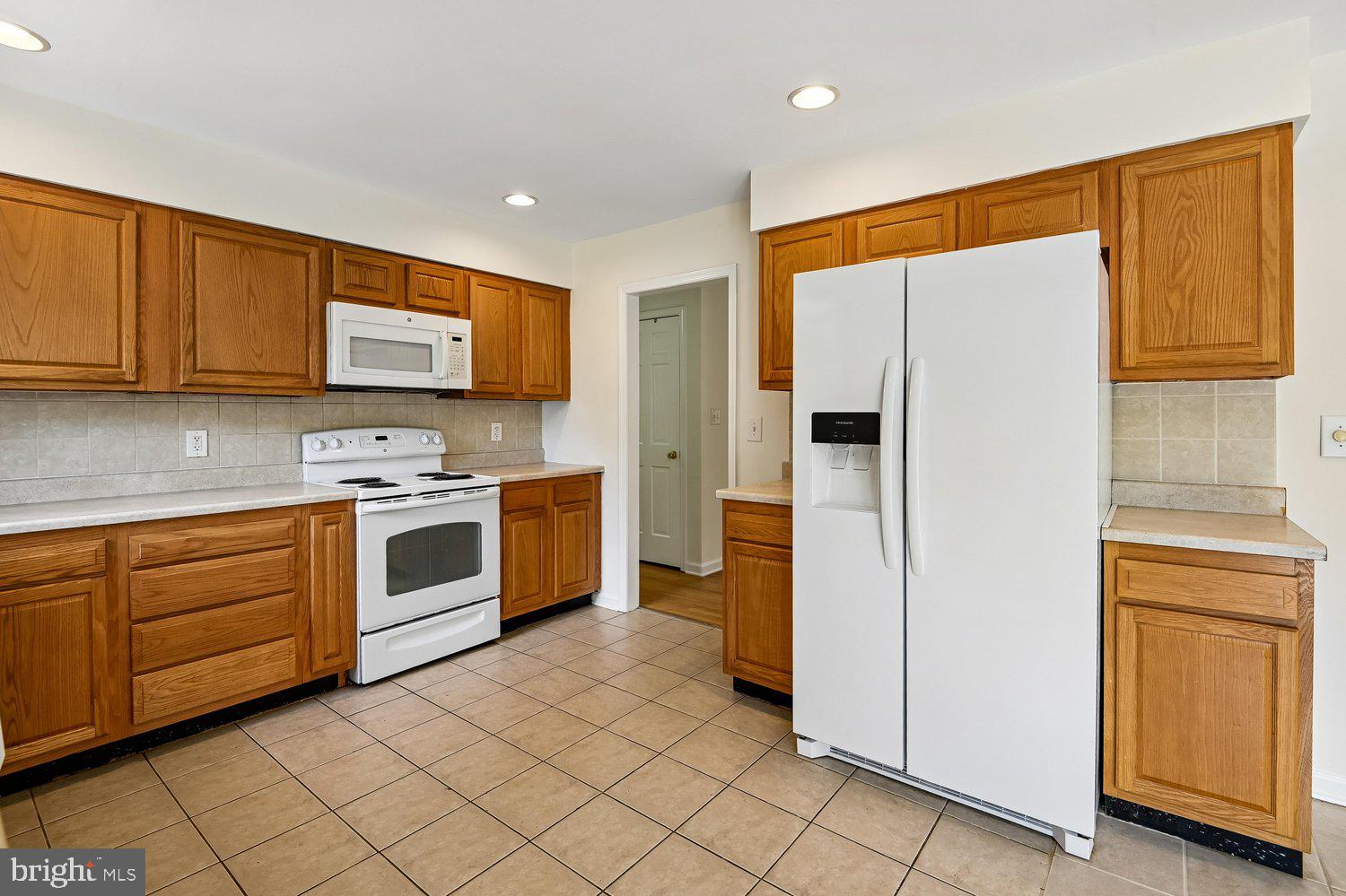7879 Elizabeth Road Pasadena, MD 21122 - Photo 15 of 36 Kitchen