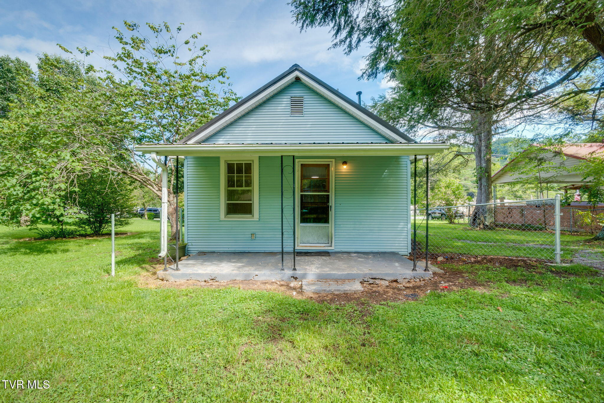 429 Tollett Street Hampton, TN 37658 - Photo 29 of 36 023