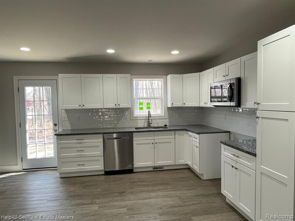 2422 Partridge Road Port Huron, MI 48060 - Photo 7 of 19