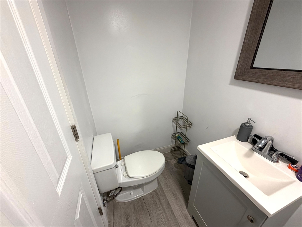 40 Neal Street Walpole, MA 02081 - Photo 4 of 42