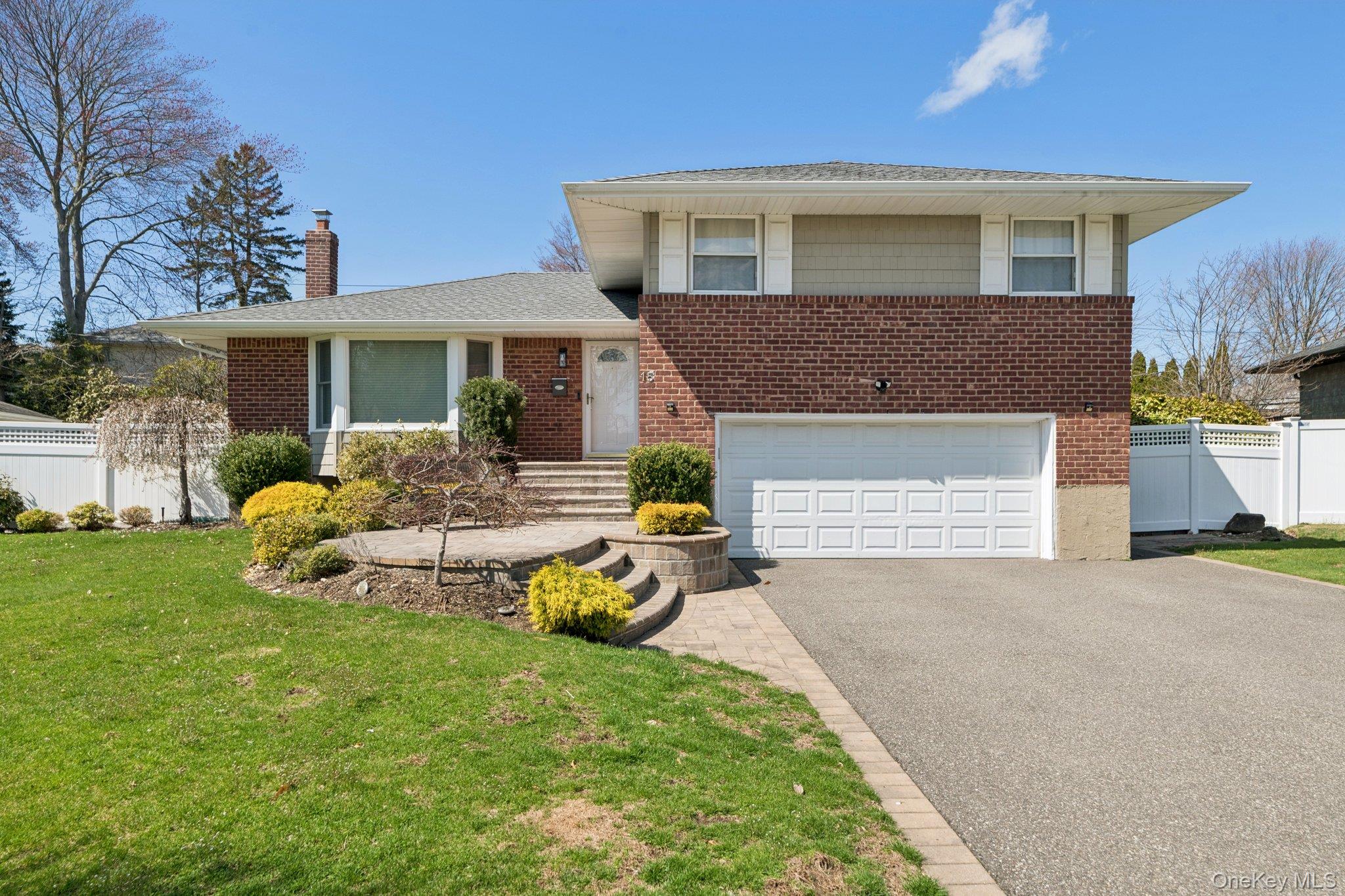 15 Wayland Road Plainview, NY 11803 - Photo 1 of 39