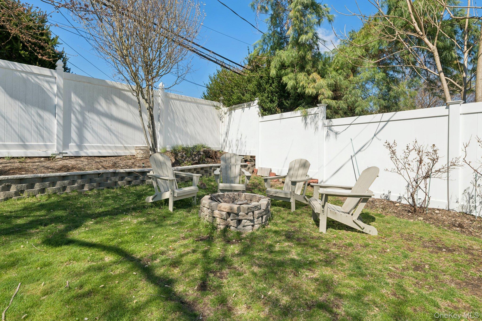 15 Wayland Road Plainview, NY 11803 - Photo 33 of 39