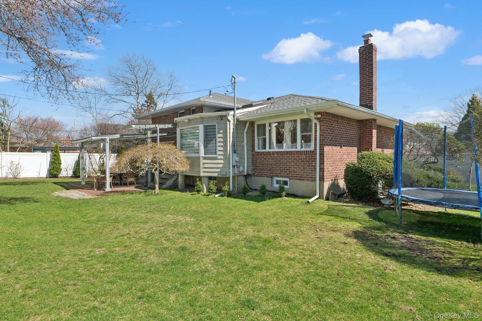15 Wayland Road Plainview, NY 11803 - Photo 36 of 39