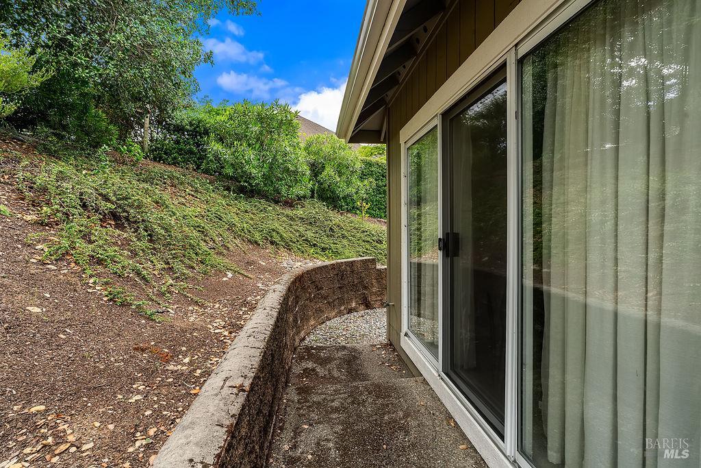 6252 Meadowstone Drive Santa Rosa, CA 95409 - Photo 8 of 33
