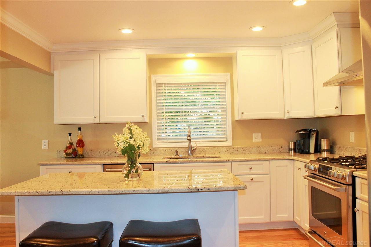 1205 Whittier Road Grosse Pointe, MI 48230 - Photo 27 of 73 31328037-26.JPG
