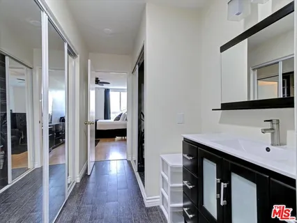 $838,000 | 911 North Kings Road, Unit 310, West Hollywood, CA 90069