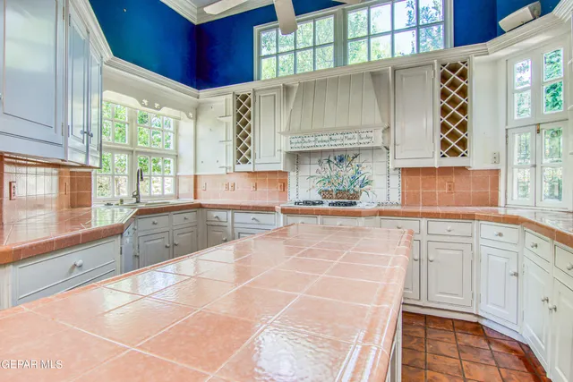 $950,000 | 6041 Torrey Pines Drive, El Paso, TX 79912