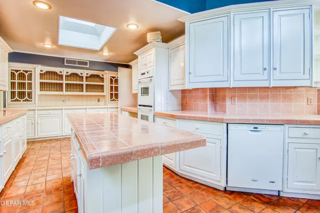 $950,000 | 6041 Torrey Pines Drive, El Paso, TX 79912