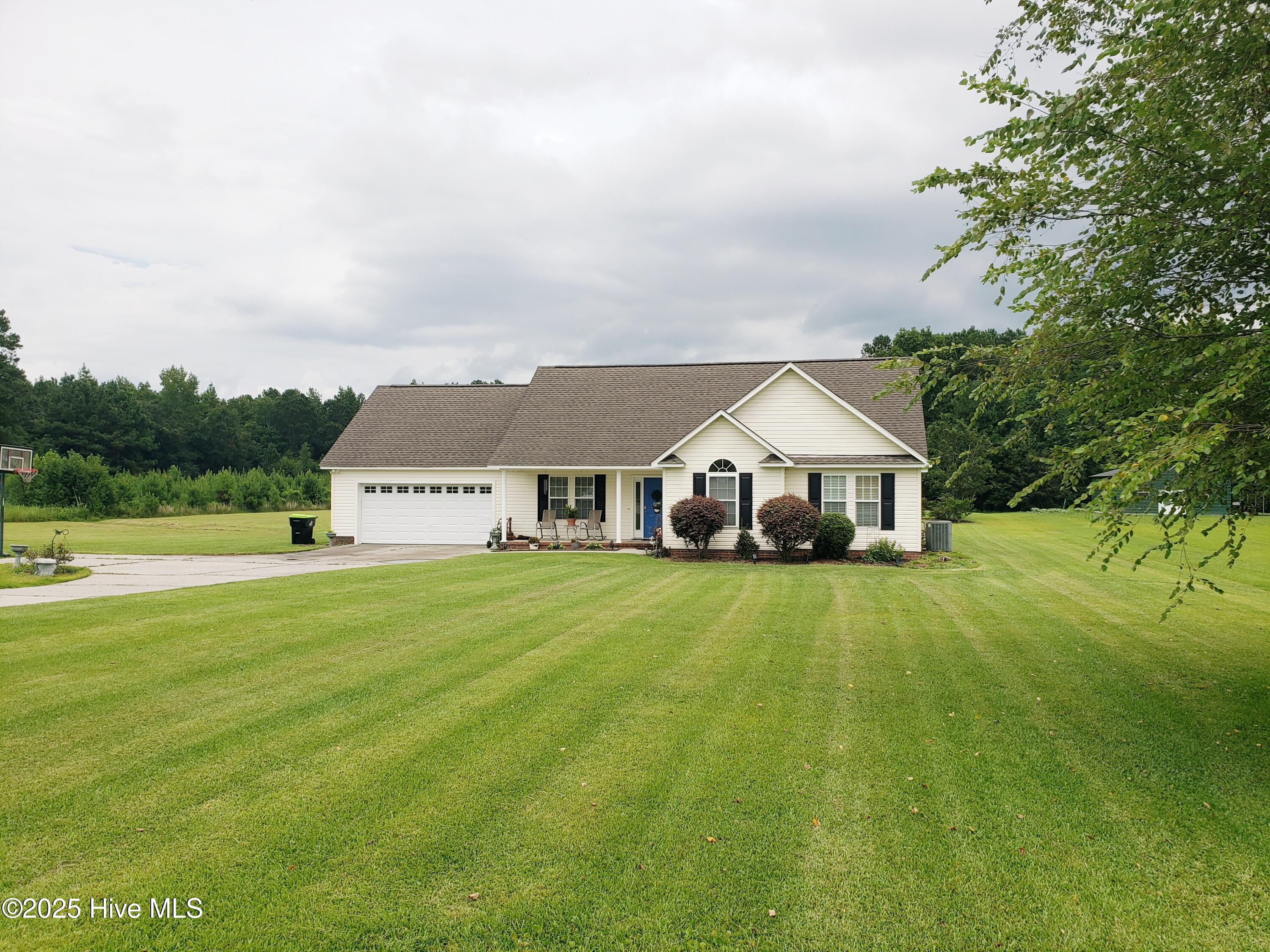 11061 Peacock Road Chadbourn, NC 28431 - Photo 2 of 25 20250730_142923