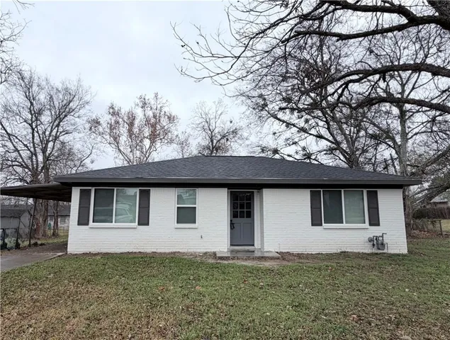 $199,000 | 502 Willow Circle, Brenham, TX 77833