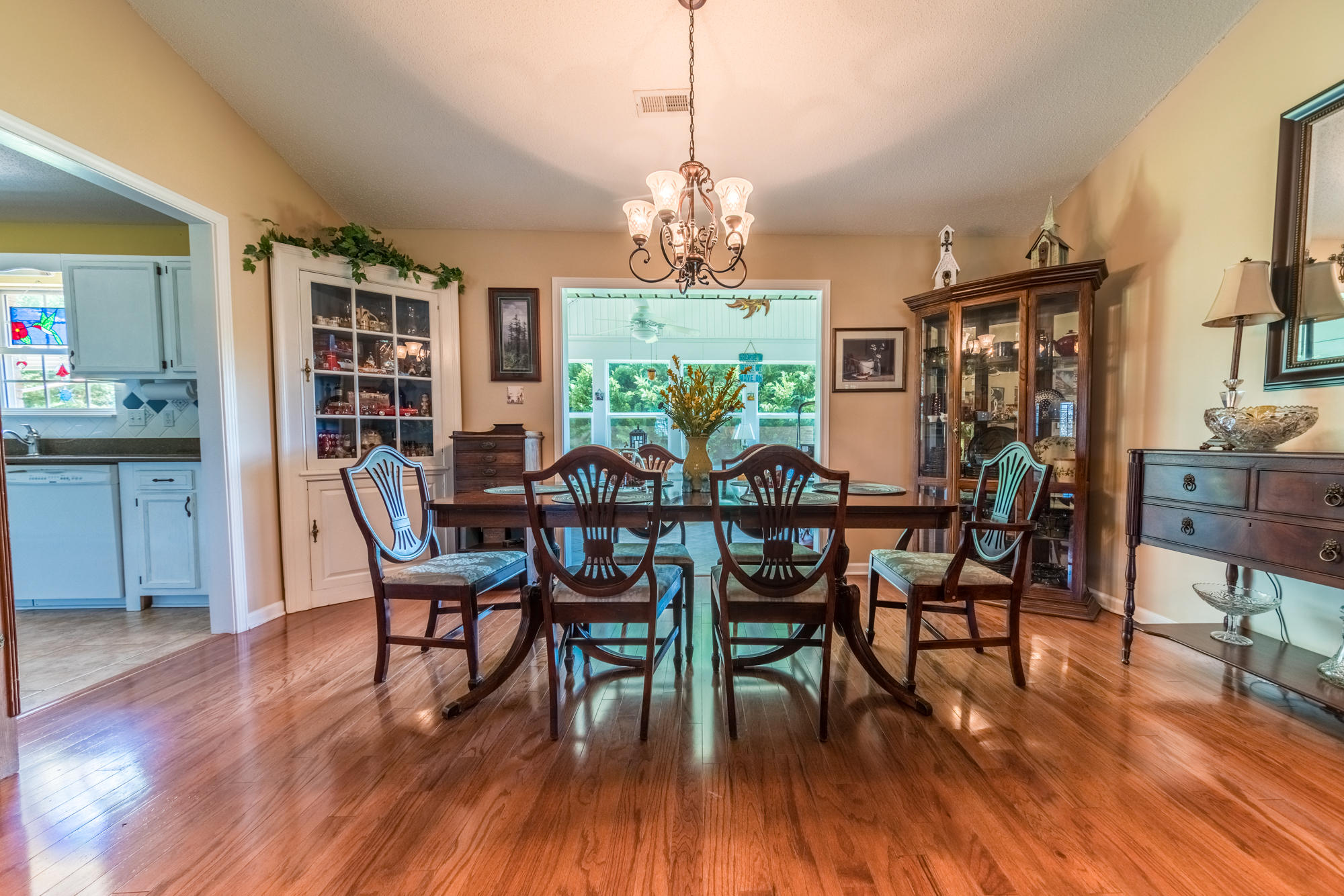 5522 J Riley W Road Greenback, TN 37742 - Photo 23 of 37 Dining Room