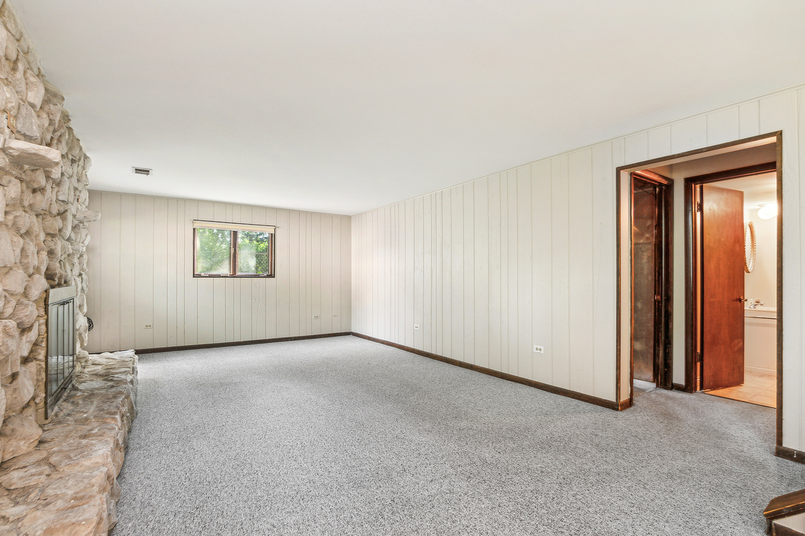 552 Hackberry Road Frankfort, IL 60423 - Photo 11 of 22 an empty room with a empty space and windows