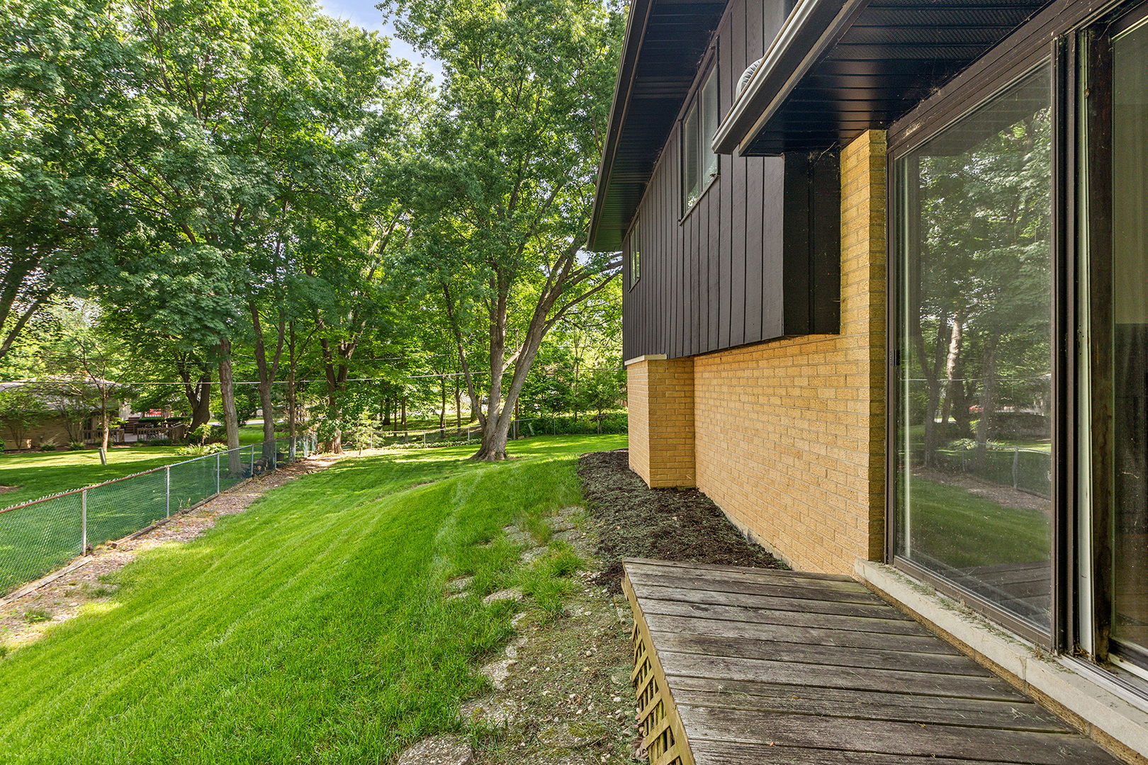 552 Hackberry Road Frankfort, IL 60423 - Photo 20 of 22 a view of a back yard