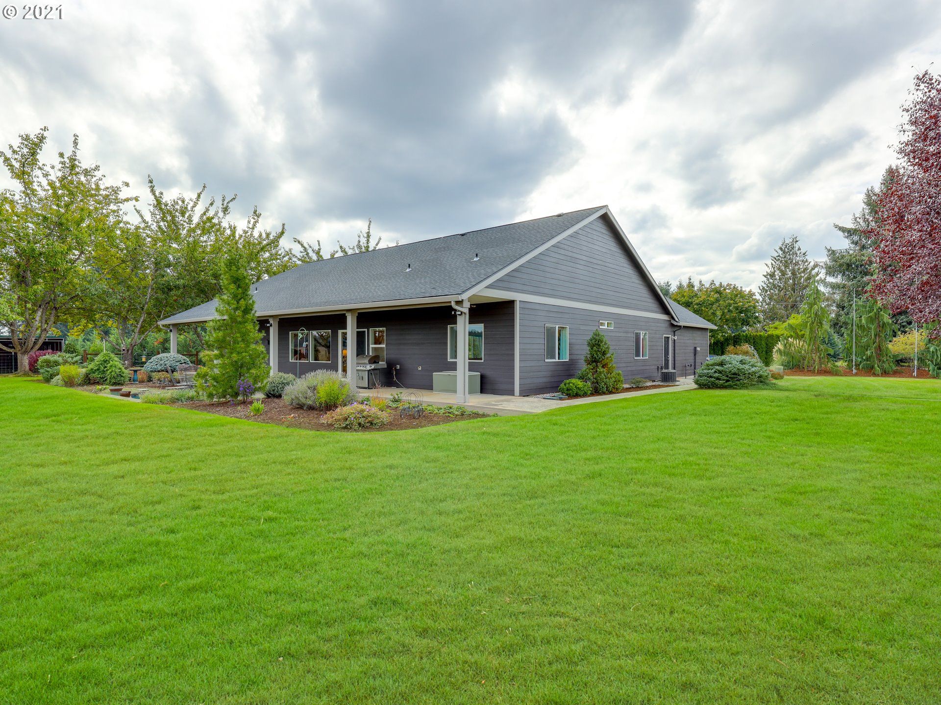 22702 Southeast Howlett Road Eagle Creek, OR 97022 - Photo 26 of 32 Gallery Image 26
