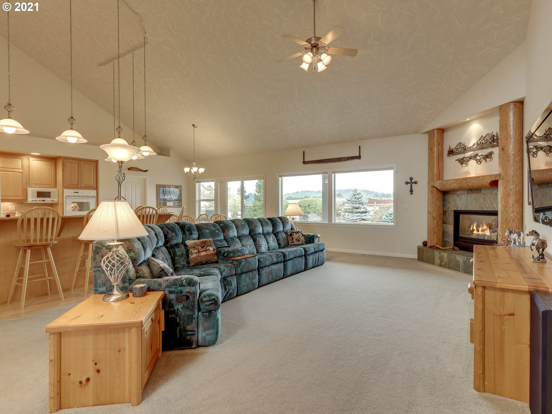 22702 Southeast Howlett Road Eagle Creek, OR 97022 - Photo 4 of 32 Gallery Image 4
