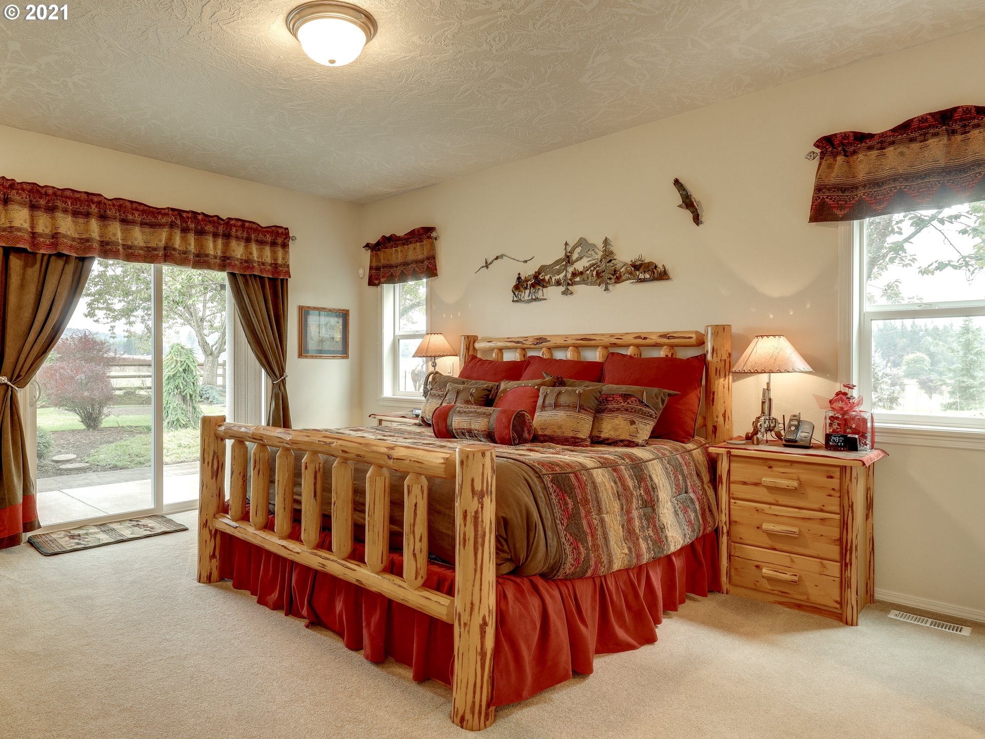22702 Southeast Howlett Road Eagle Creek, OR 97022 - Photo 8 of 32 Gallery Image 8