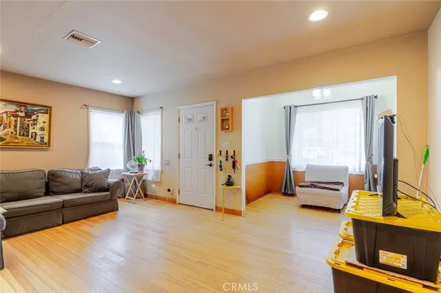 $840,000 | 1446 Evergreen Street, Burbank, CA 91505