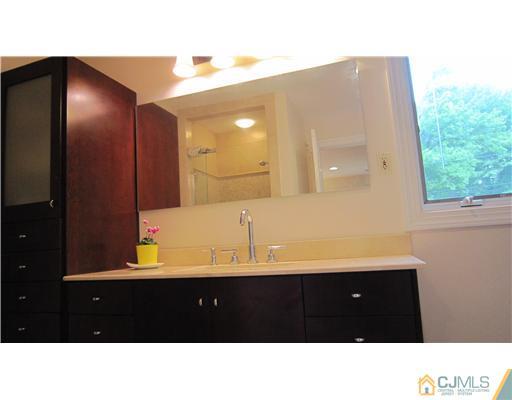 98 George Avenue Edison, NJ 08820 - Photo 9 of 25 Gallery Image 9